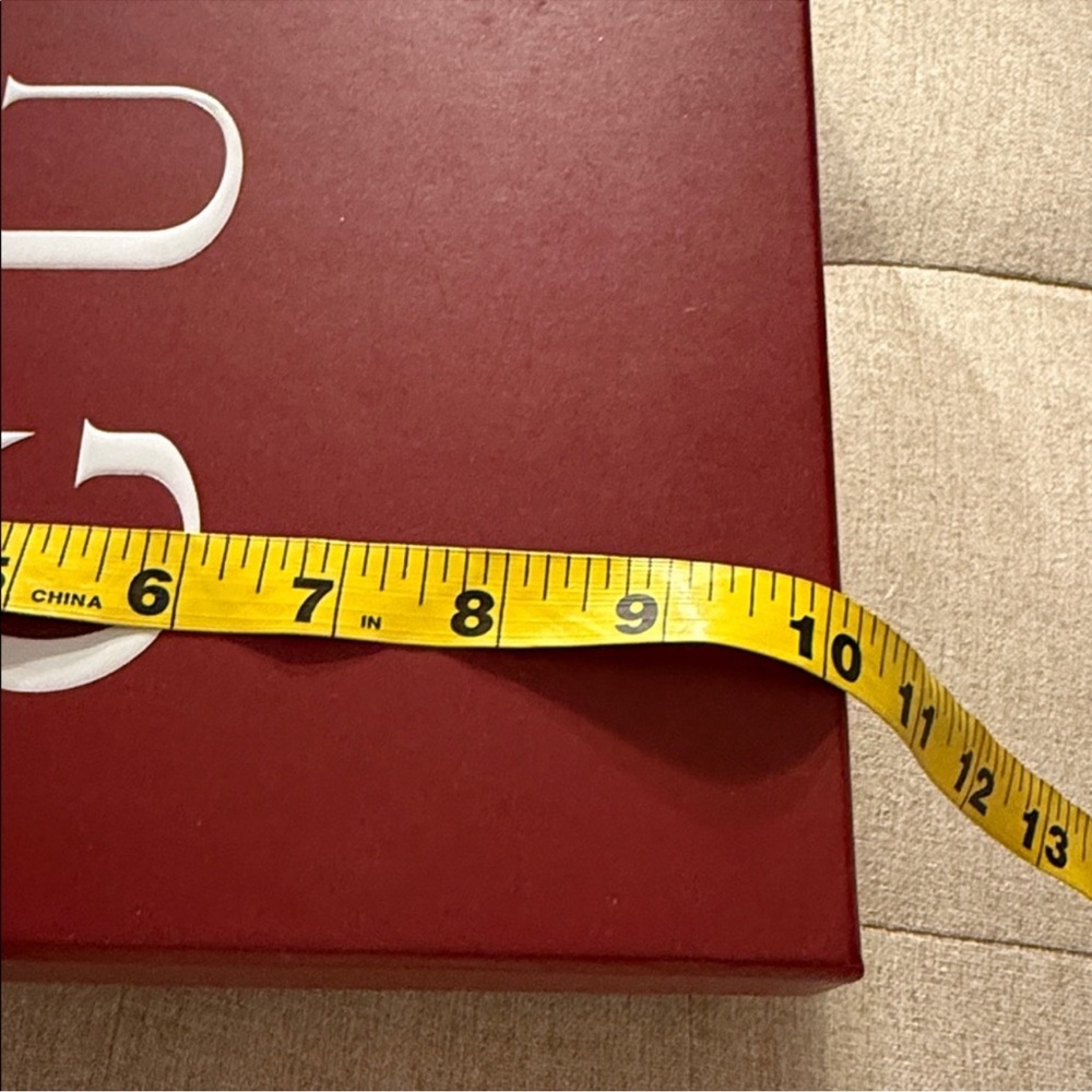 Gucci Red Gift Box with Ribbon - Picture 5 of 8